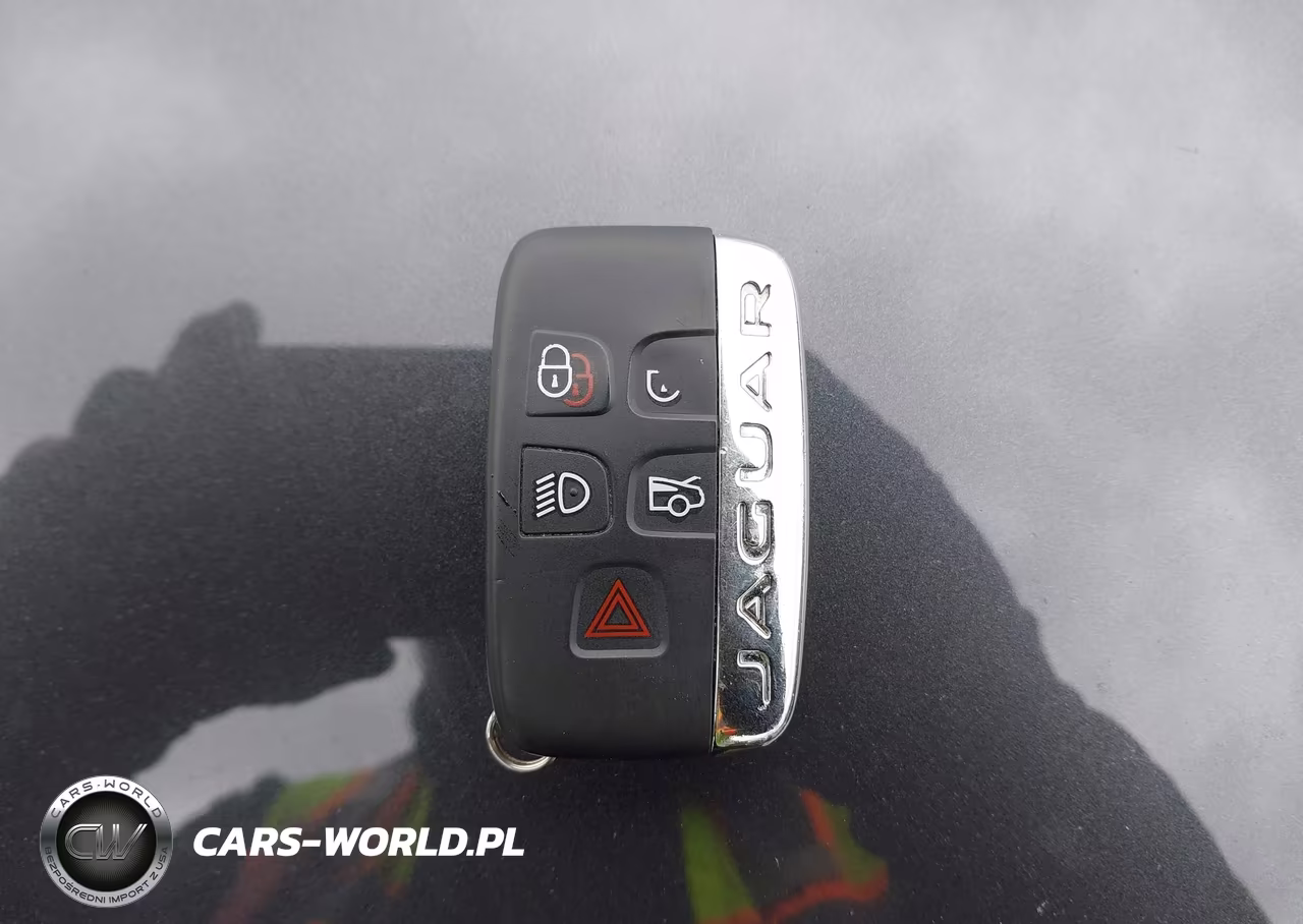 2018 Jaguar Xe 25T Premium VIN:SAJAJ4FX5JCP19971 - 11
