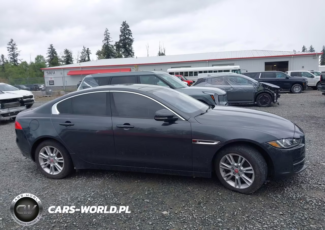 2018 Jaguar Xe 25T Premium VIN:SAJAJ4FX5JCP19971 - 13