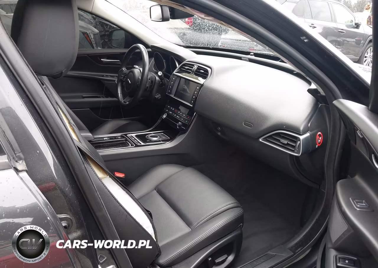2018 Jaguar Xe 25T Premium VIN:SAJAJ4FX5JCP19971 - 17