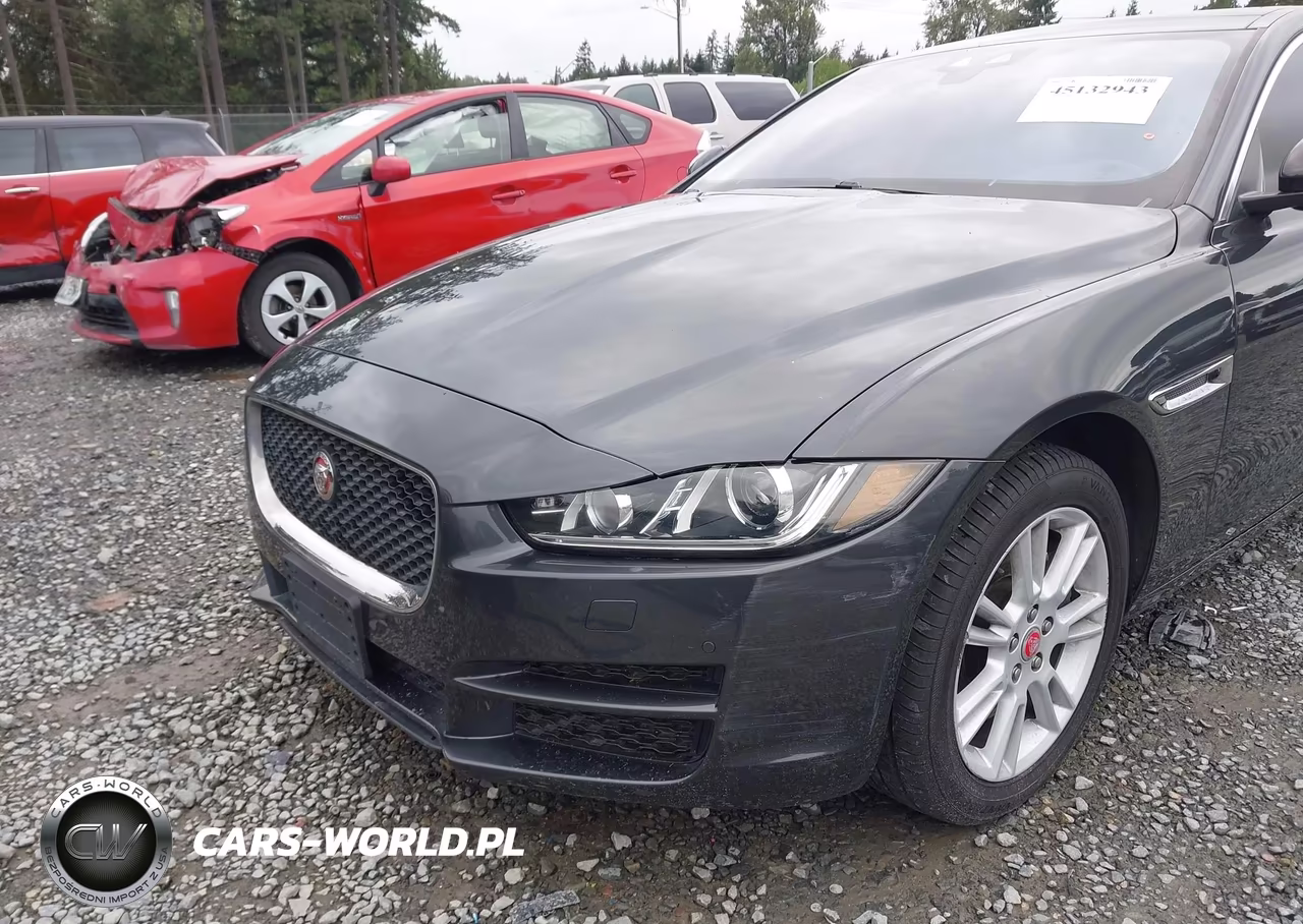 2018 Jaguar Xe 25T Premium VIN:SAJAJ4FX5JCP19971 - 6