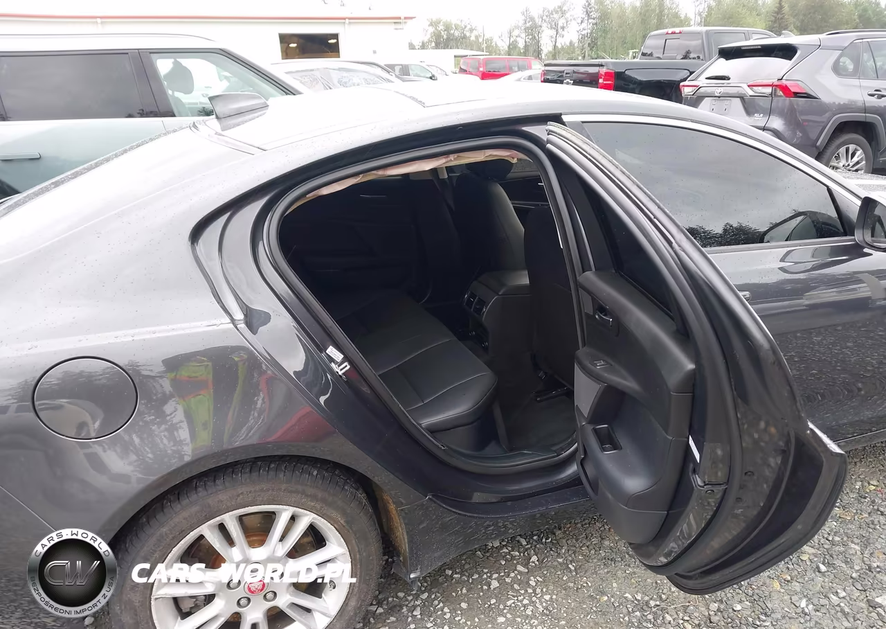 2018 Jaguar Xe 25T Premium VIN:SAJAJ4FX5JCP19971 - 8