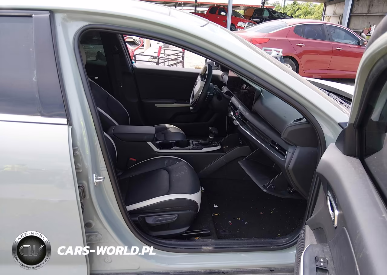 2025 Kia K4 Gt-Line VIN:3KPFW4DE6SE250732 - 5