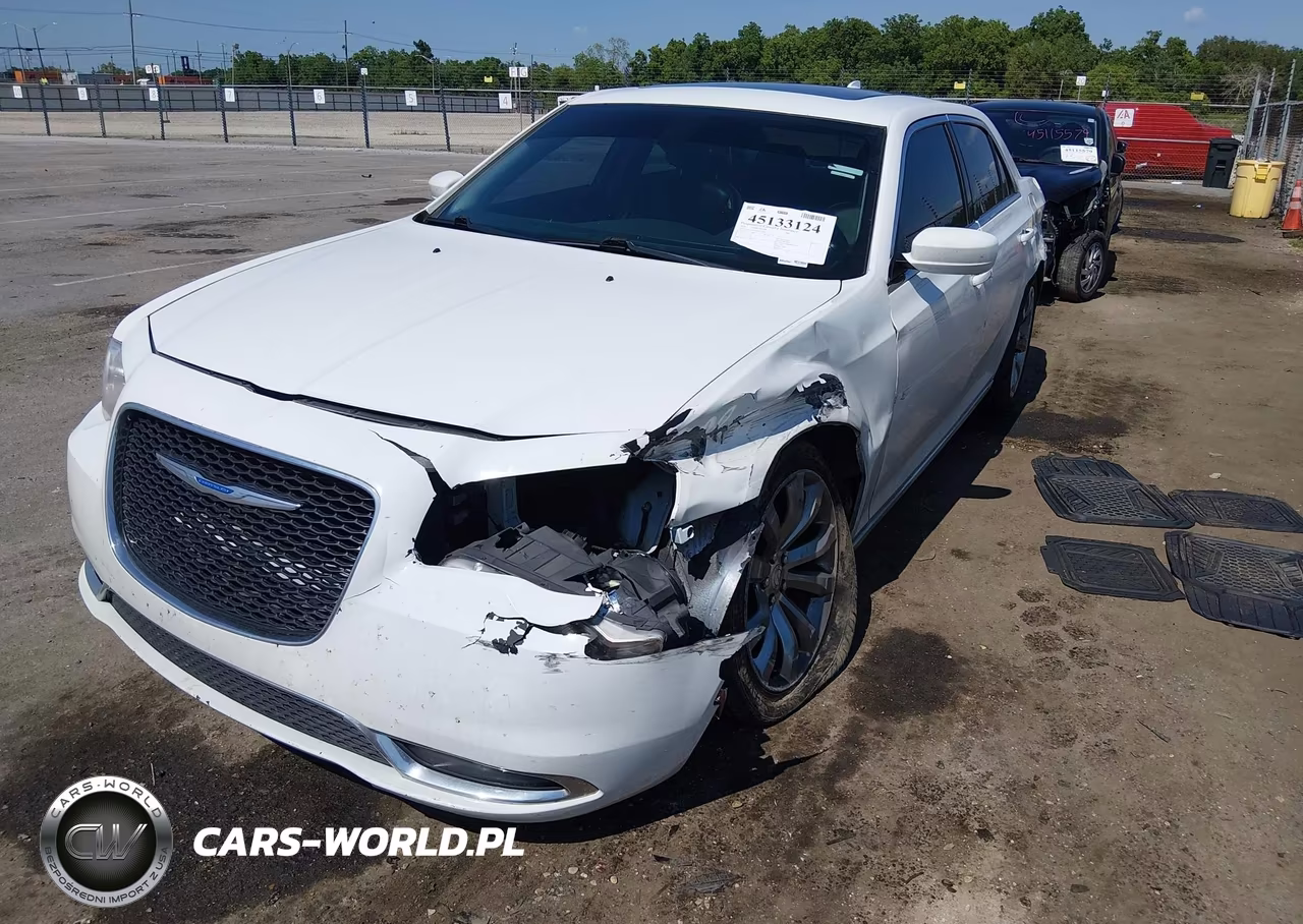 2018 Chrysler 300 Touring L VIN:2C3CCAAGXJH249588 - 2