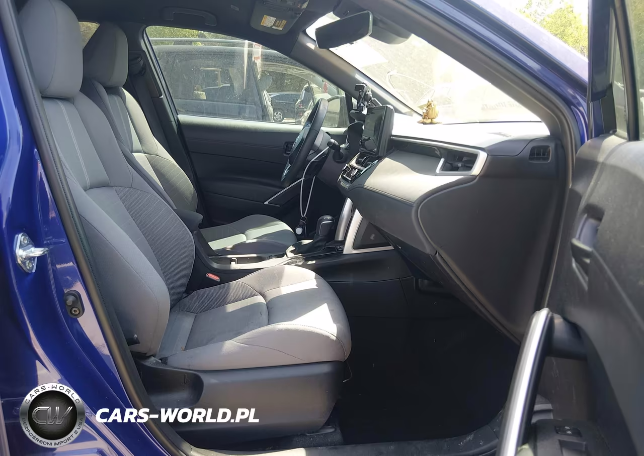 2025 Toyota Corolla Cross Hybrid Se VIN:7MUFBABGXSV076173 - 5