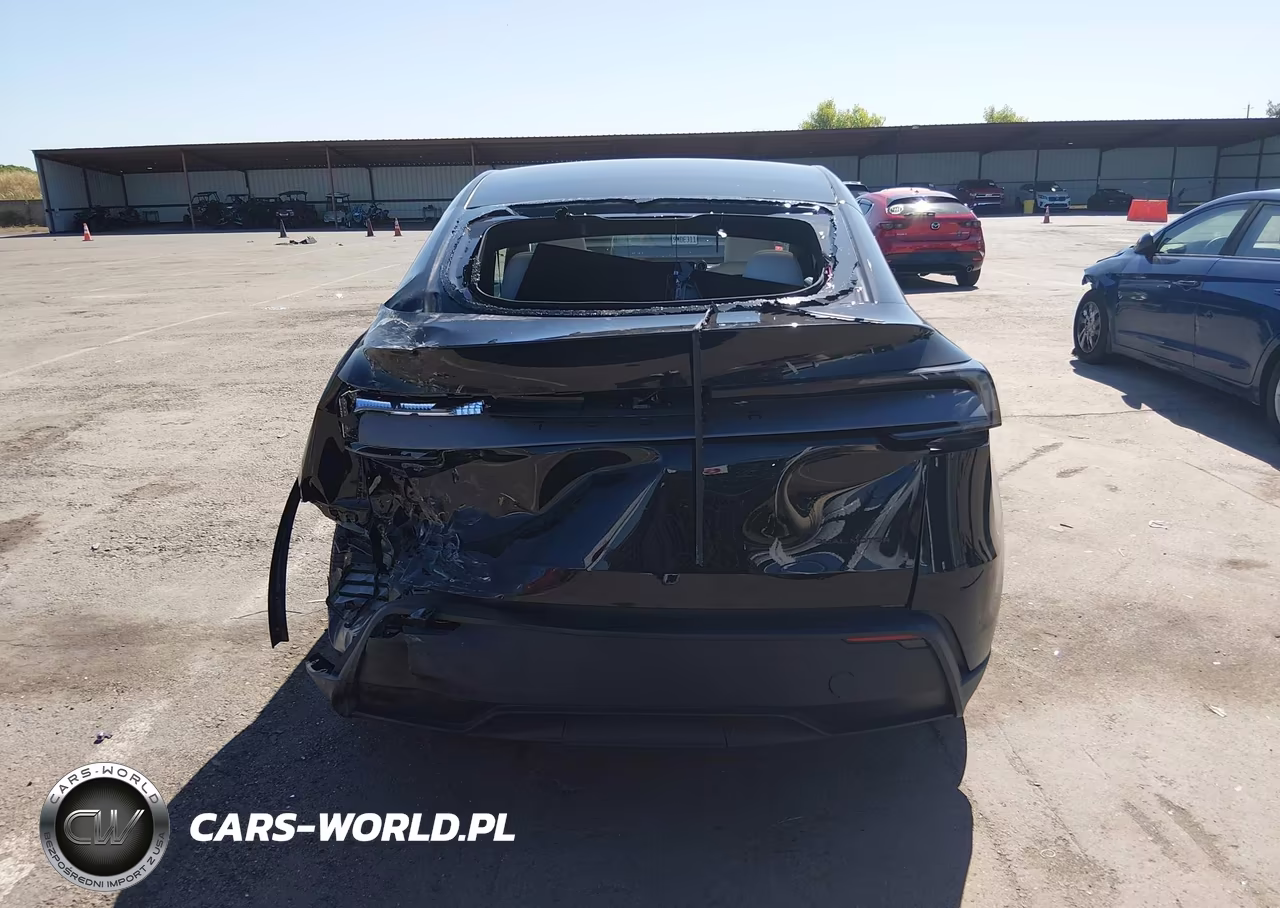 2026 Tesla Model Y All-Wheel Drive-Long Range Launch Series-Premium All-Wheel Drive VIN:7SAYGDEE8TF605399 - 16