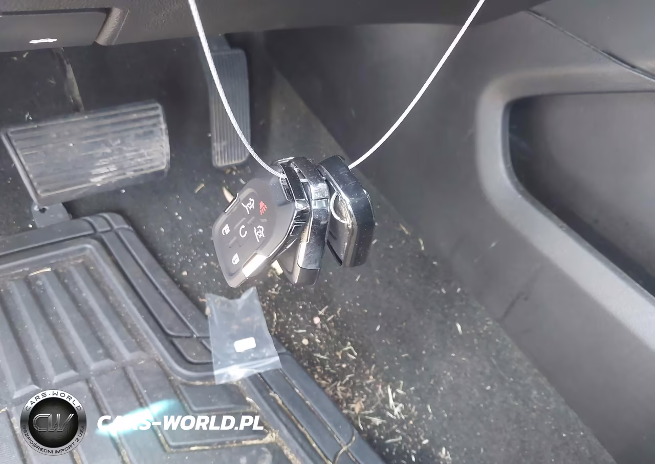 2018 Chevrolet Tahoe Premier VIN:1GNSCCKC4JR244716 - 11