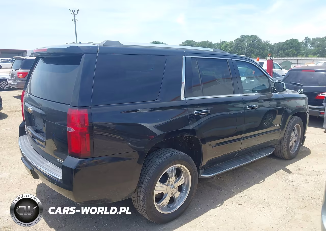 2018 Chevrolet Tahoe Premier VIN:1GNSCCKC4JR244716 - 4