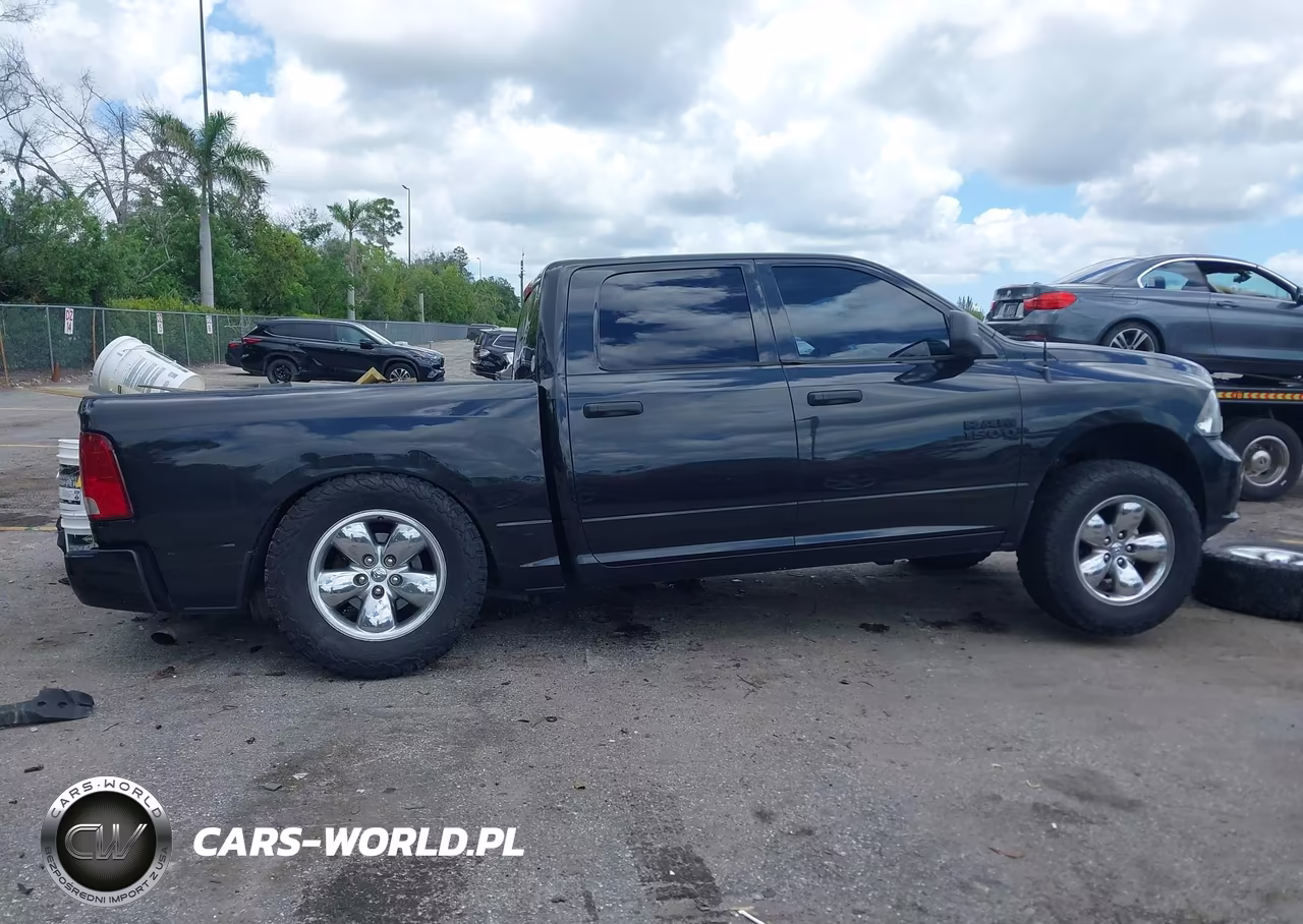 2018 Ram 1500 Express 4X2 5'7 Box VIN:1C6RR6KGXJS304699 - 13