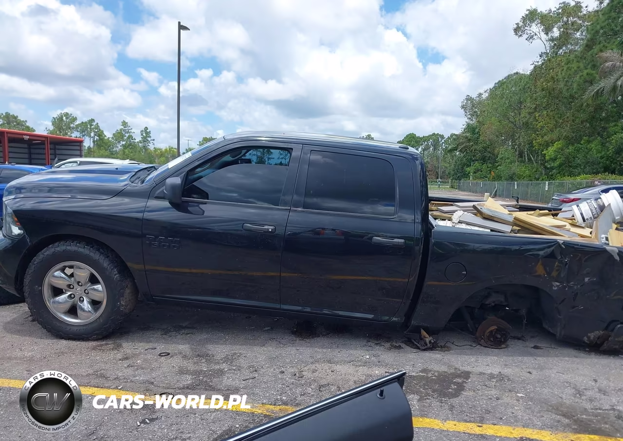 2018 Ram 1500 Express 4X2 5'7 Box VIN:1C6RR6KGXJS304699 - 14