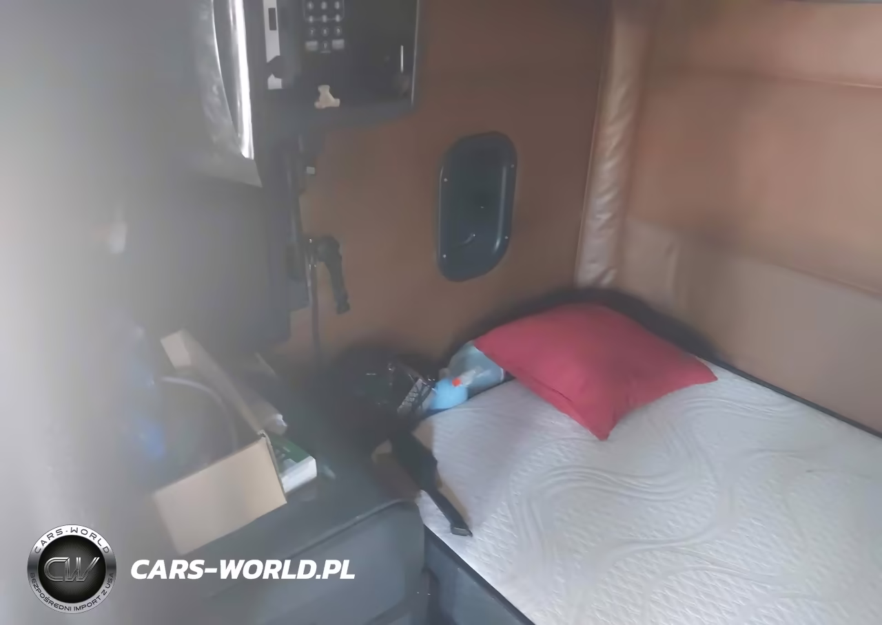 2019 Freightliner New Cascadia 126 VIN:1FUJHHDR0KLKL9708 - 14