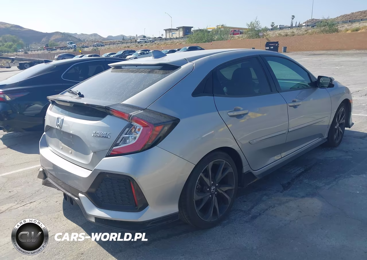 2018 Honda Civic Sport Touring VIN:SHHFK7H99JU414704 - 4