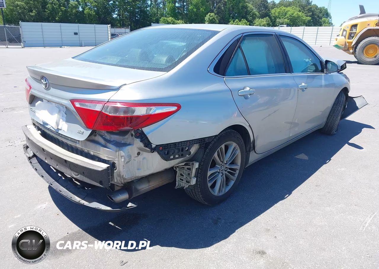 2016 Toyota Camry Se VIN:4T1BF1FK8GU137031 - 4