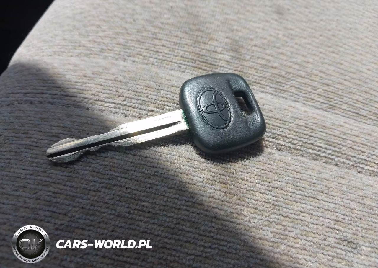2000 Toyota Camry Le VIN:4T1BG22K5YU748399 - 11