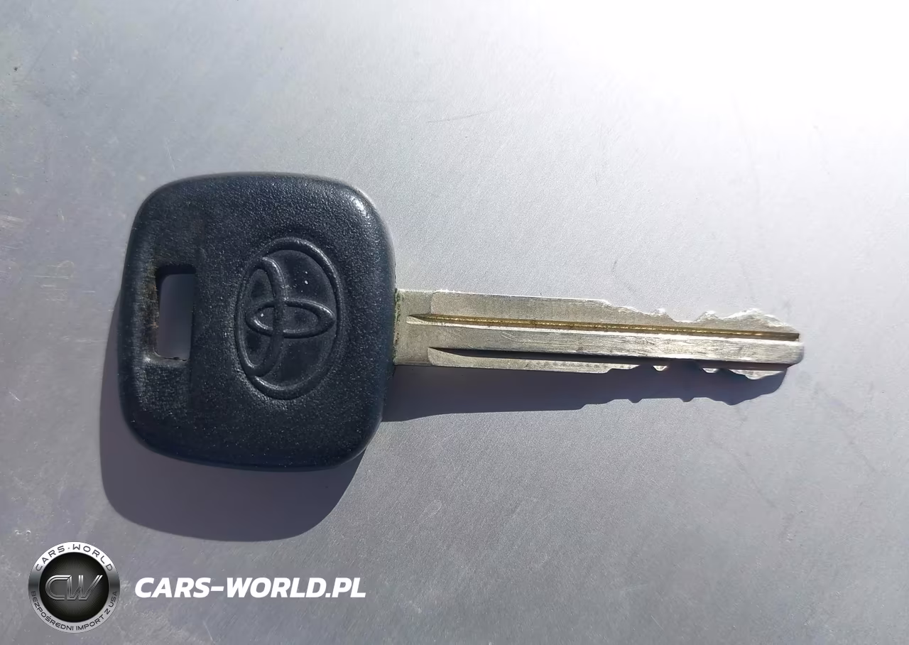 2003 Toyota Camry Le VIN:4T1BE32K83U176703 - 11