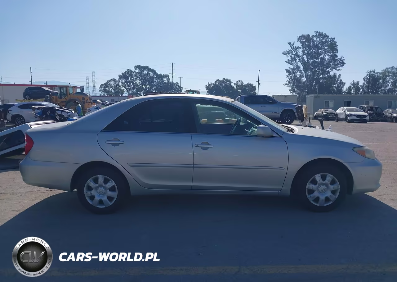 2003 Toyota Camry Le VIN:4T1BE32K83U176703 - 13