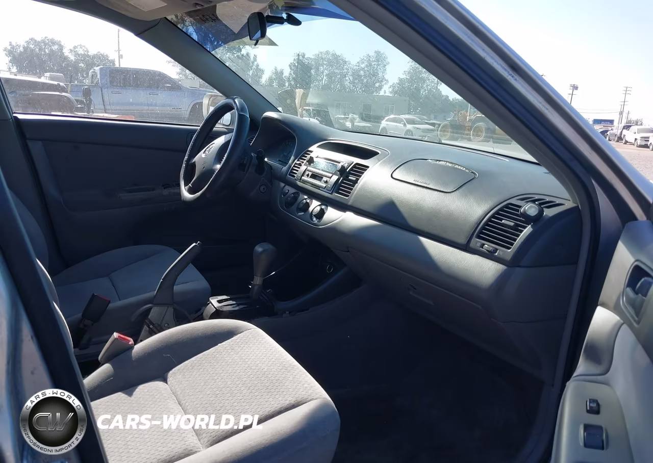 2003 Toyota Camry Le VIN:4T1BE32K83U176703 - 5