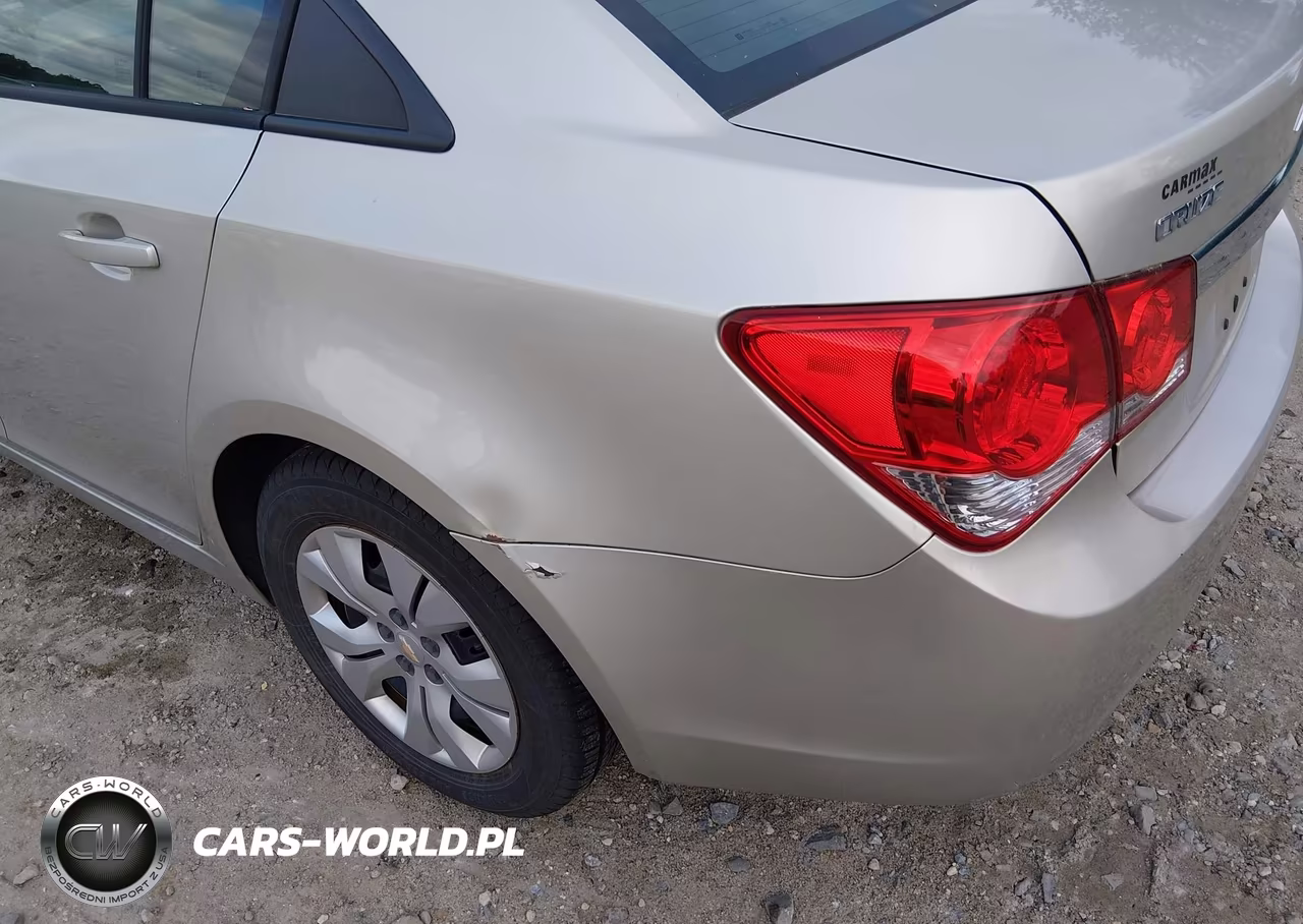 2014 Chevrolet Cruze Ls Auto VIN:1G1PA5SG0E7207465 - 12
