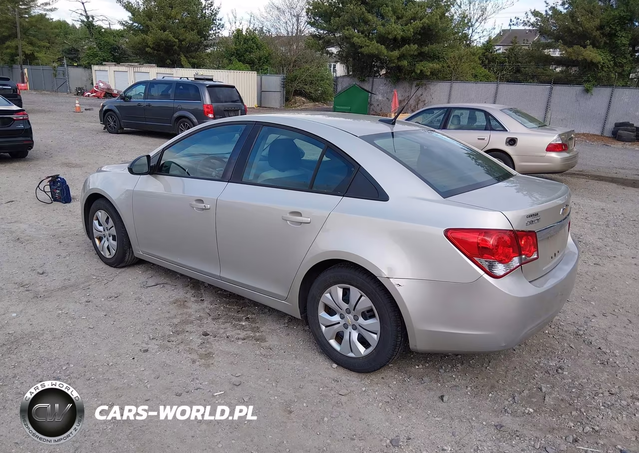 2014 Chevrolet Cruze Ls Auto VIN:1G1PA5SG0E7207465 - 3