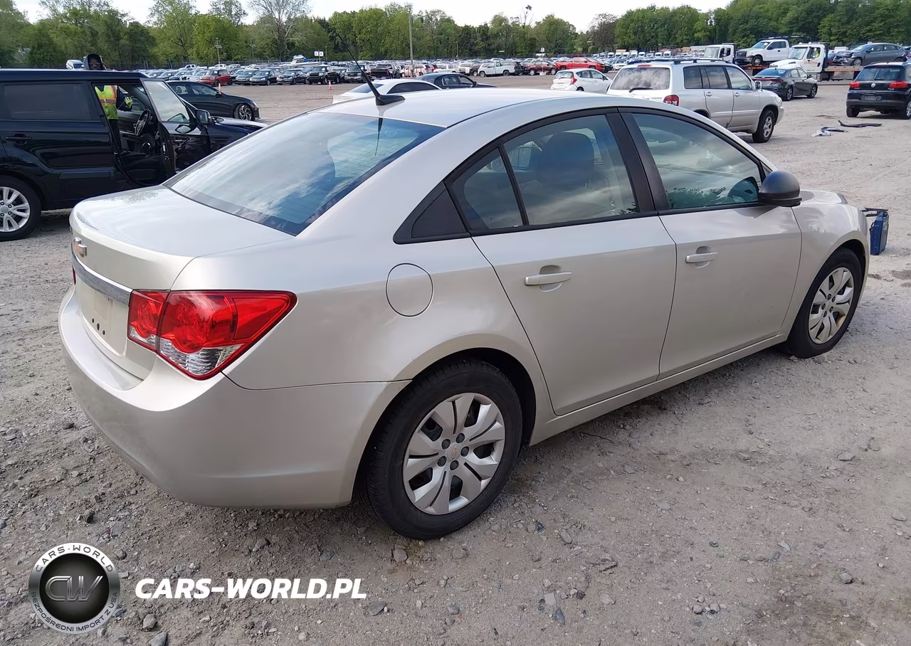 2014 Chevrolet Cruze Ls Auto VIN:1G1PA5SG0E7207465 - 4