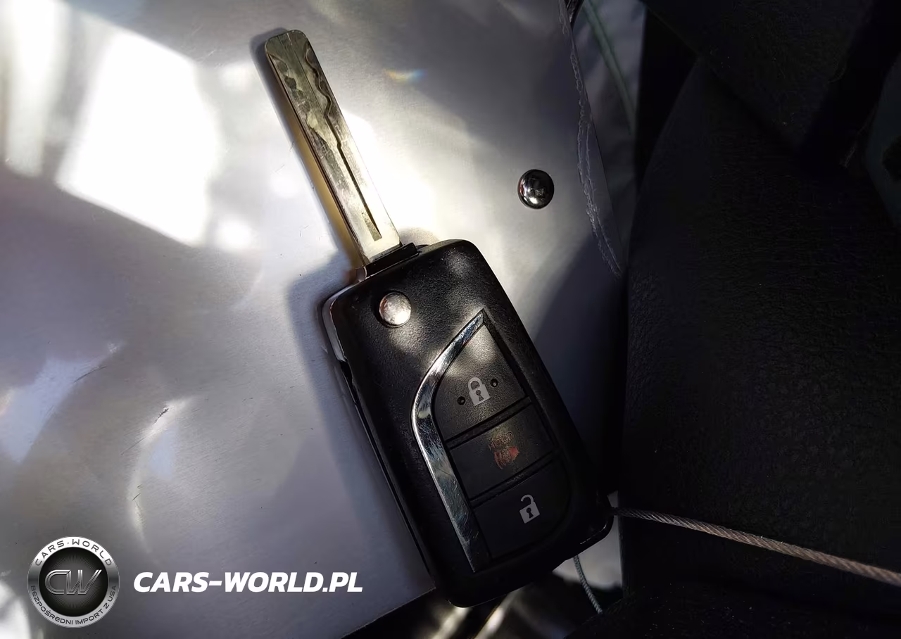 2019 Toyota C-Hr Le VIN:NMTKHMBX5KR100824 - 11