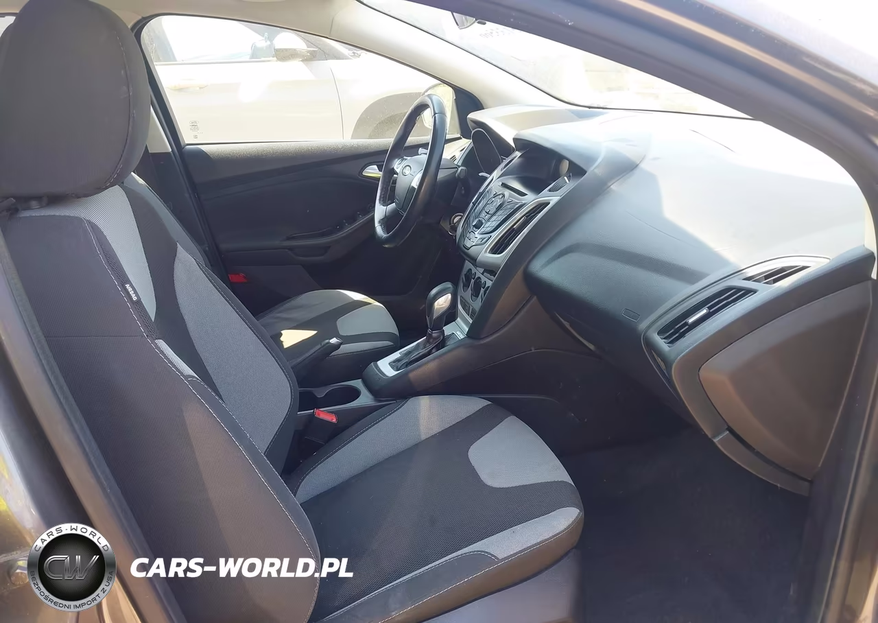 2014 Ford Focus Se VIN:1FADP3F22EL417137 - 5