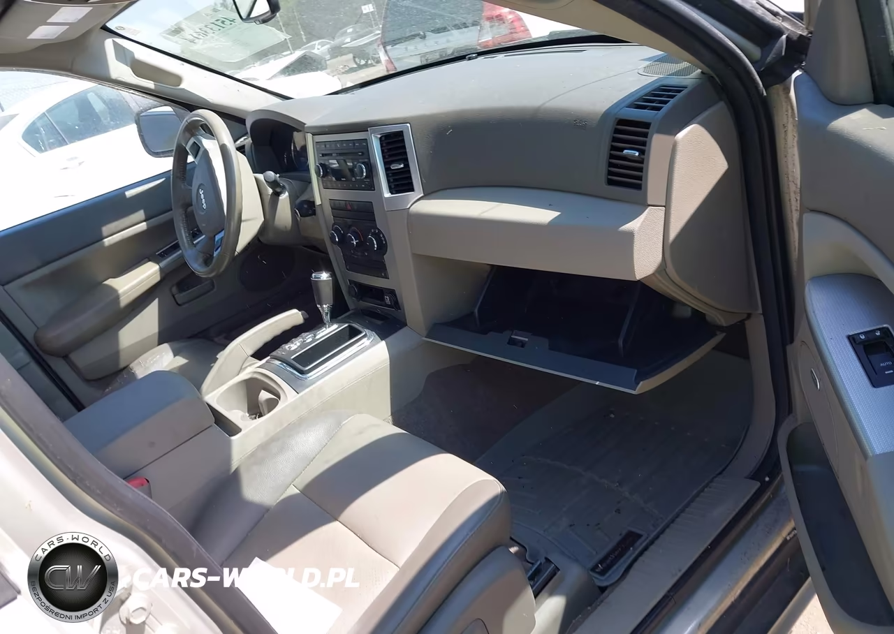 2008 Jeep Grand Cherokee Laredo VIN:1J8GR48K68C139568 - 5