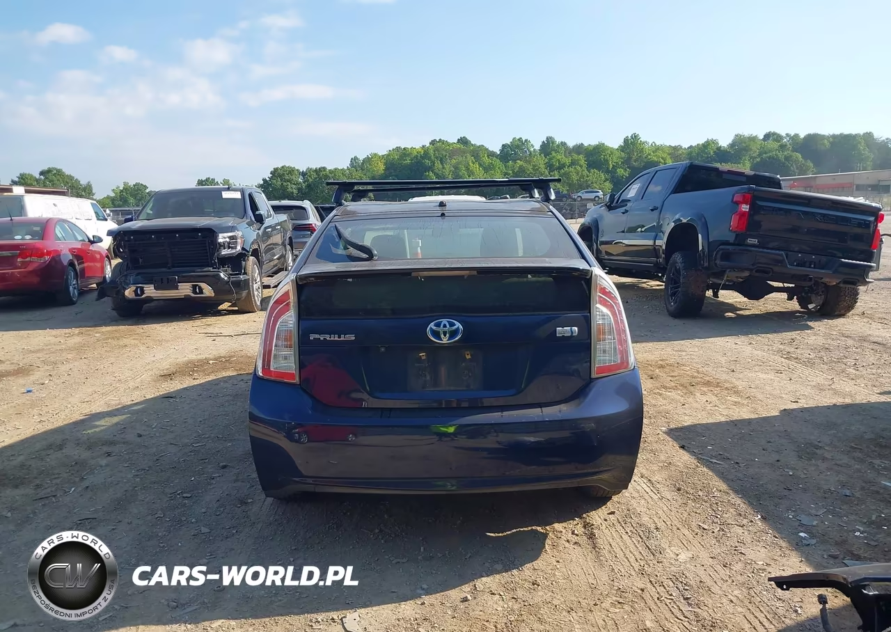 2014 Toyota Prius Two VIN:JTDKN3DU2E0389241 - 17