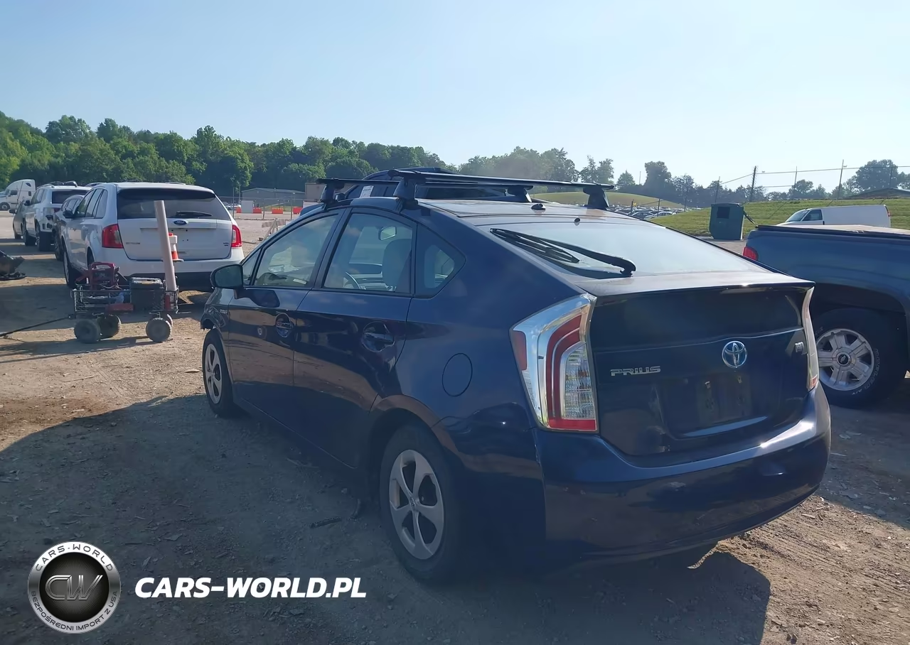 2014 Toyota Prius Two VIN:JTDKN3DU2E0389241 - 3