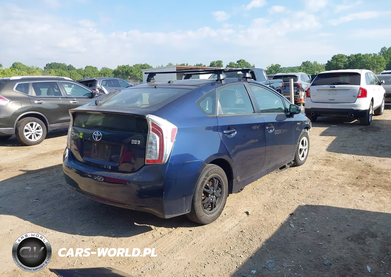 2014 Toyota Prius Two VIN:JTDKN3DU2E0389241 - 4