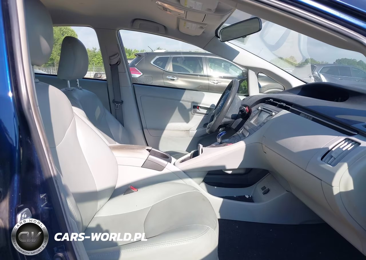2014 Toyota Prius Two VIN:JTDKN3DU2E0389241 - 5