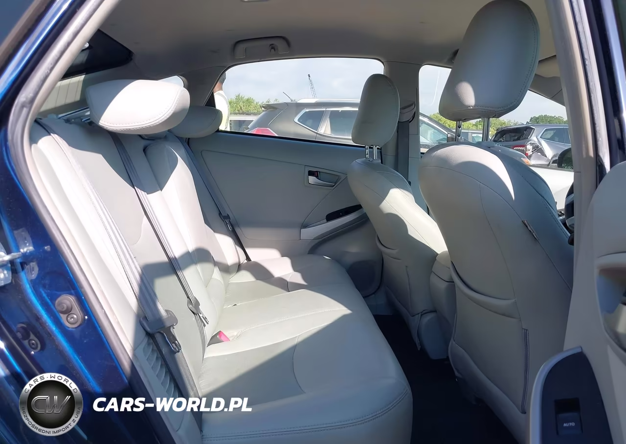 2014 Toyota Prius Two VIN:JTDKN3DU2E0389241 - 8