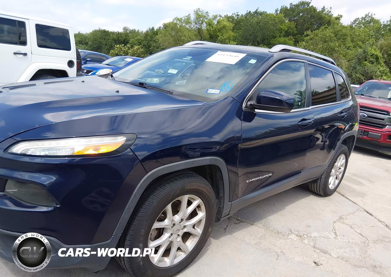 2016 Jeep Cherokee Latitude VIN:1C4PJLCS2GW106807 - 14