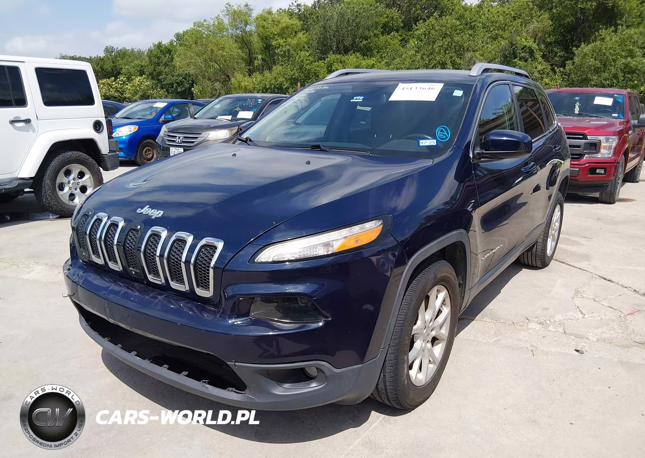 2016 Jeep Cherokee Latitude VIN:1C4PJLCS2GW106807 - 2