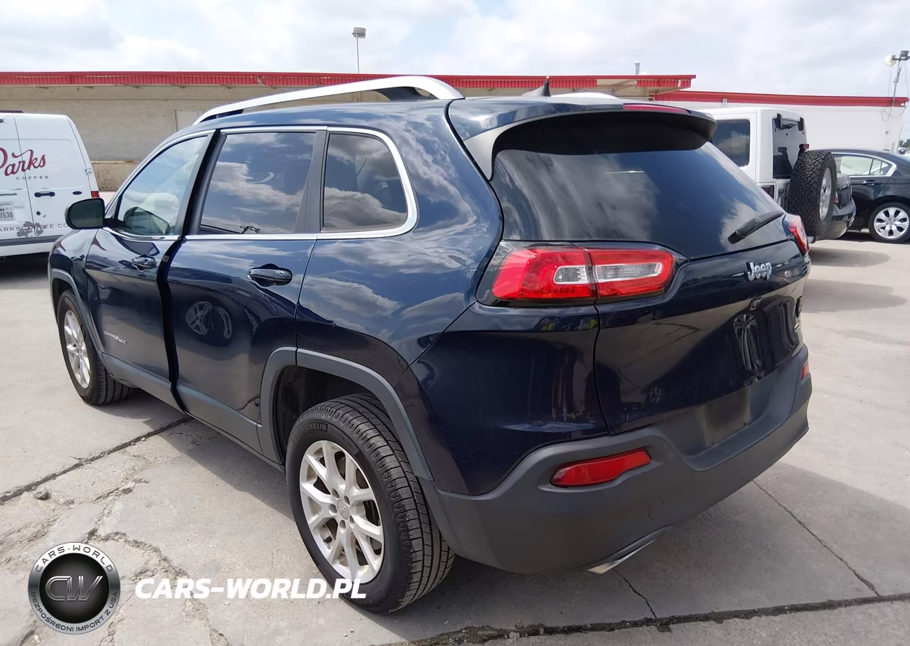 2016 Jeep Cherokee Latitude VIN:1C4PJLCS2GW106807 - 3