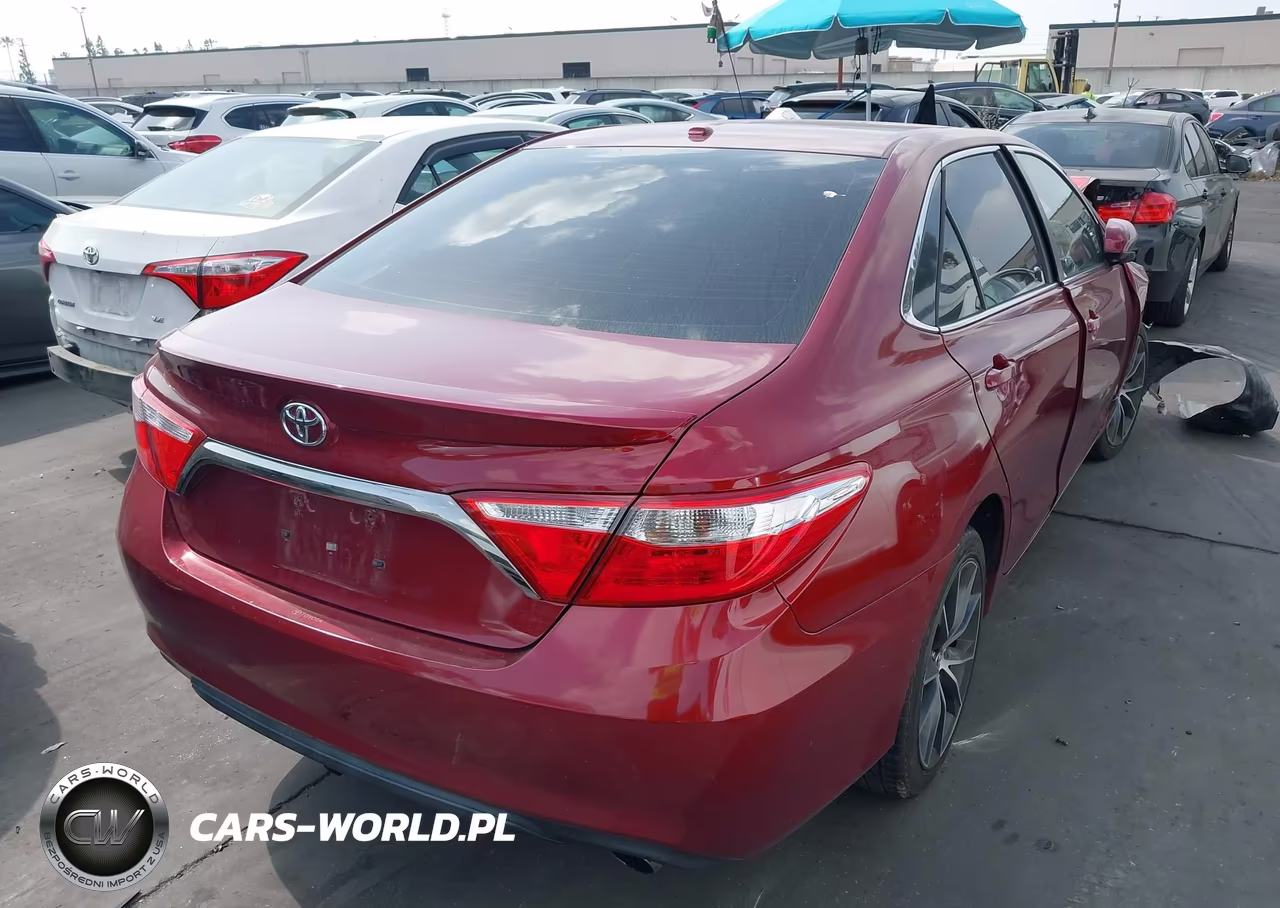 2015 Toyota Camry Xse VIN:4T1BF1FK7FU905175 - 4