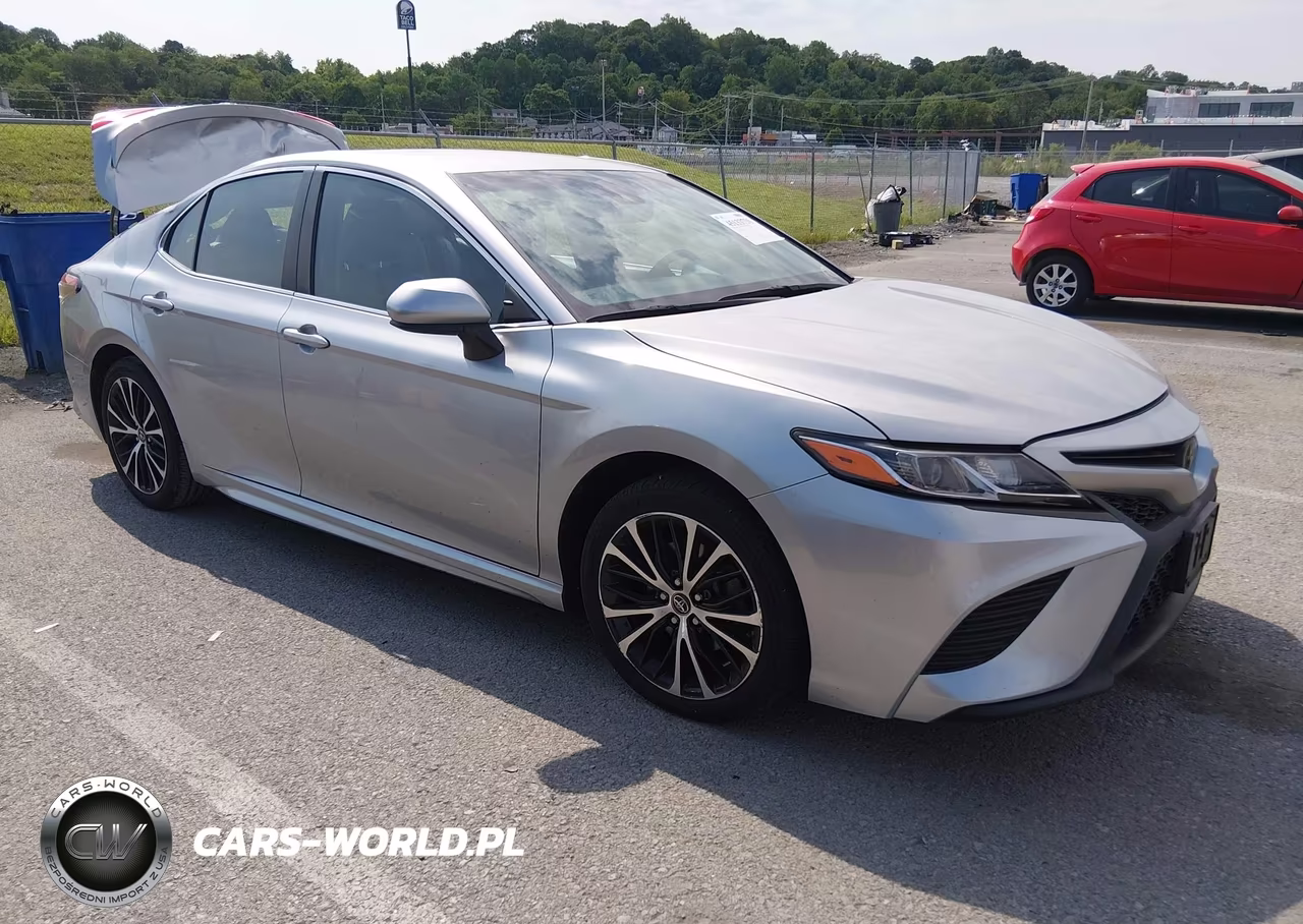 2018 Toyota Camry Se – zdjęcie 1 z 18