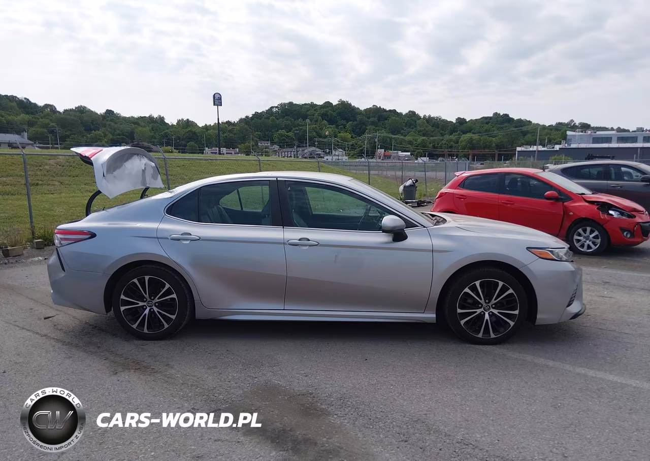 2018 Toyota Camry Se VIN:4T1B11HK8JU049907 - 13