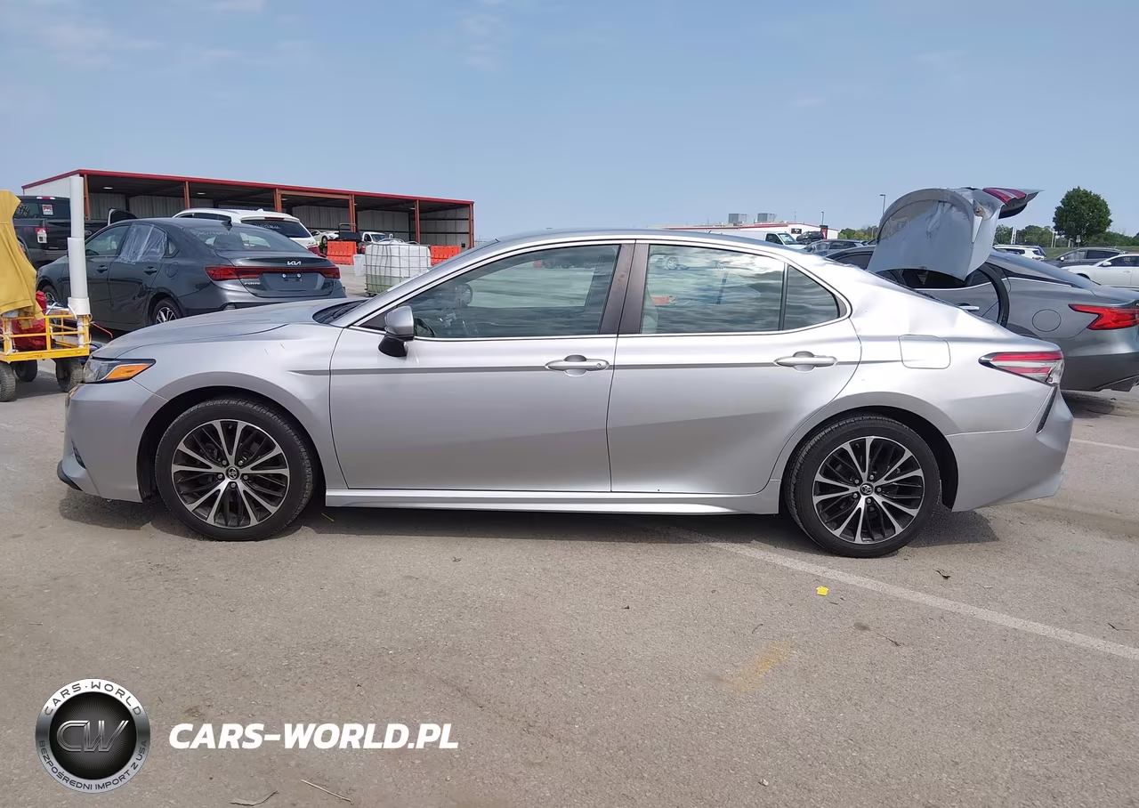 2018 Toyota Camry Se VIN:4T1B11HK8JU049907 - 14