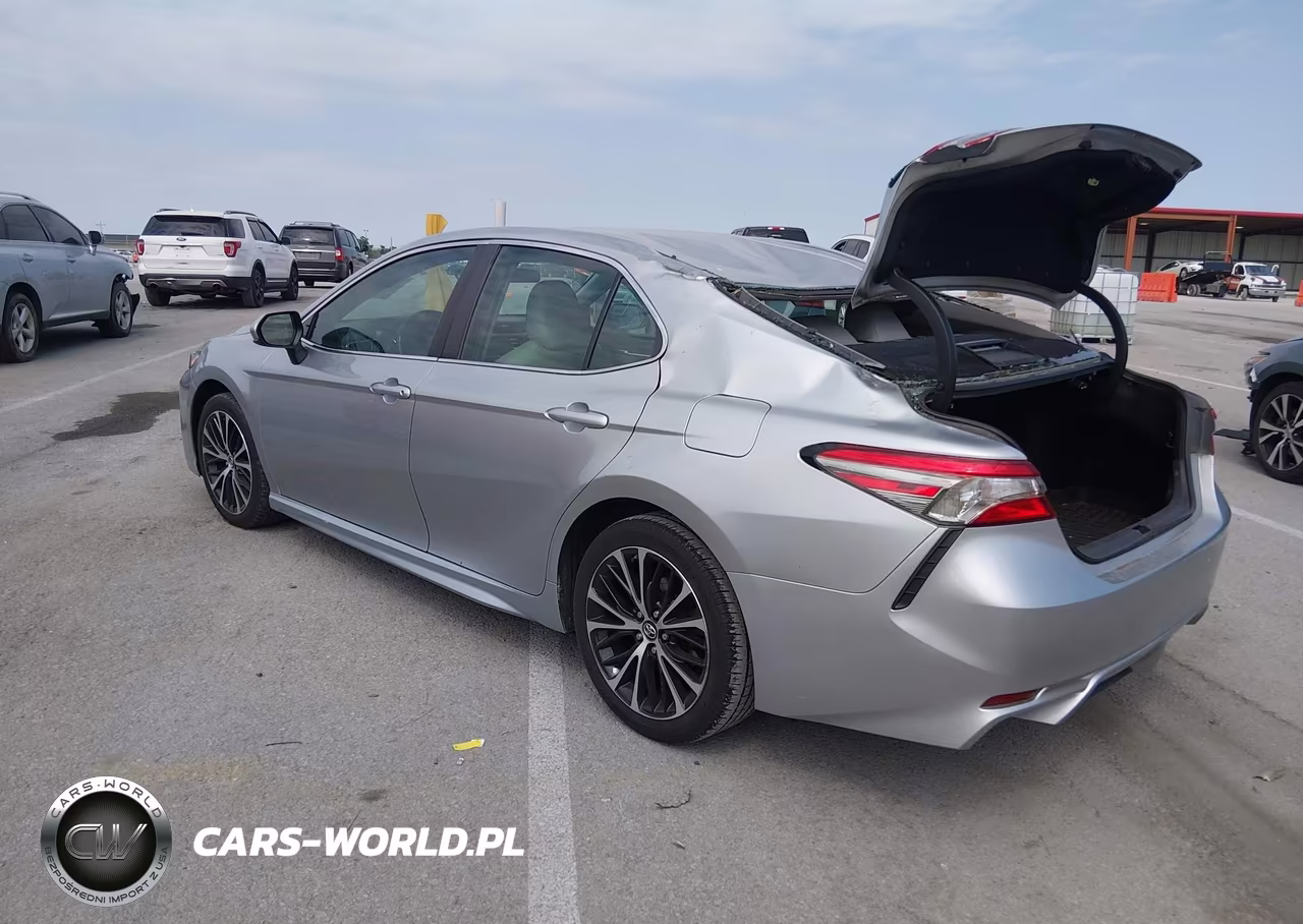 2018 Toyota Camry Se VIN:4T1B11HK8JU049907 - 3