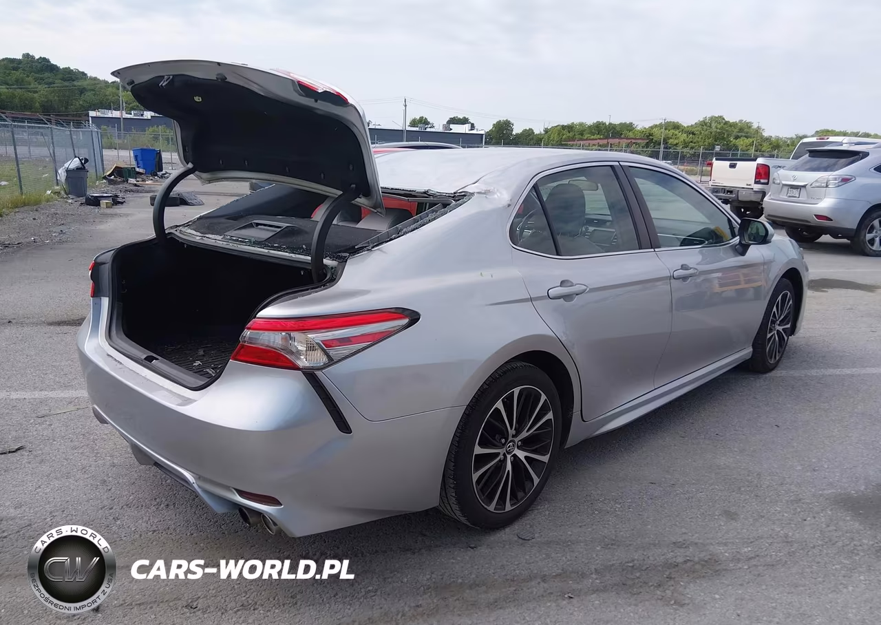 2018 Toyota Camry Se VIN:4T1B11HK8JU049907 - 4