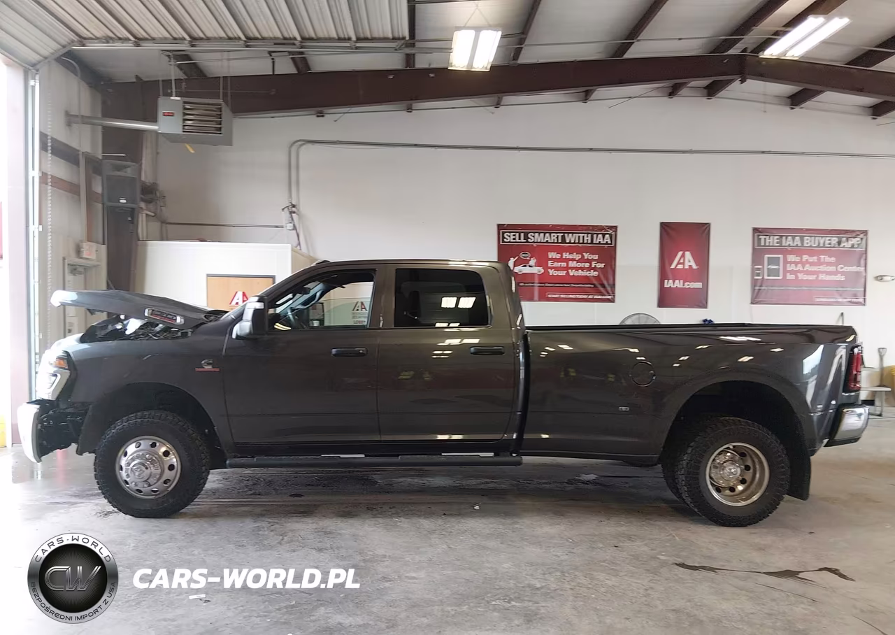 2025 Ram 3500 Tradesman 4X4 8' Box VIN:3C63RRGLXSG520199 - 13