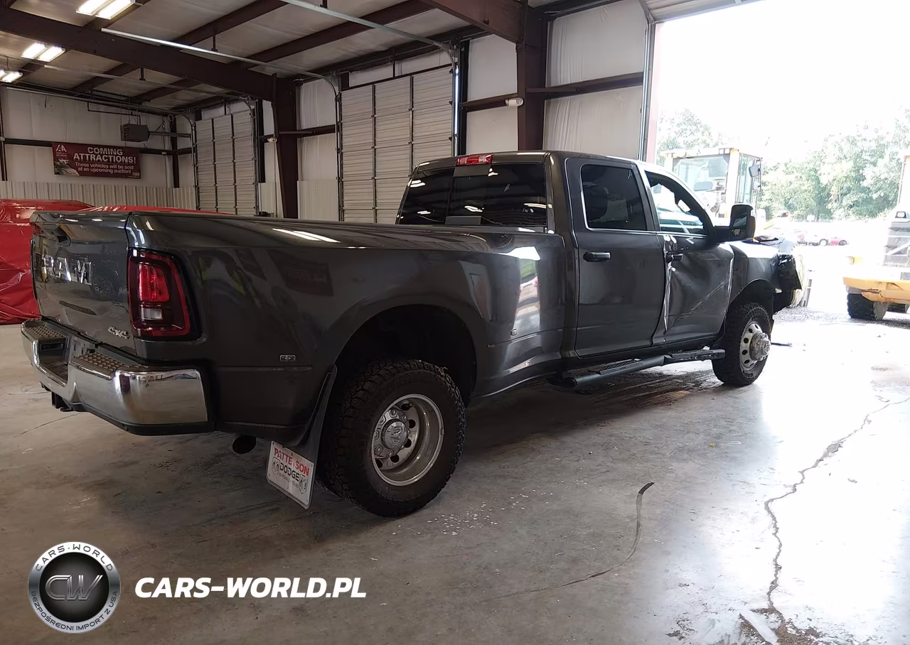 2025 Ram 3500 Tradesman 4X4 8' Box VIN:3C63RRGLXSG520199 - 4