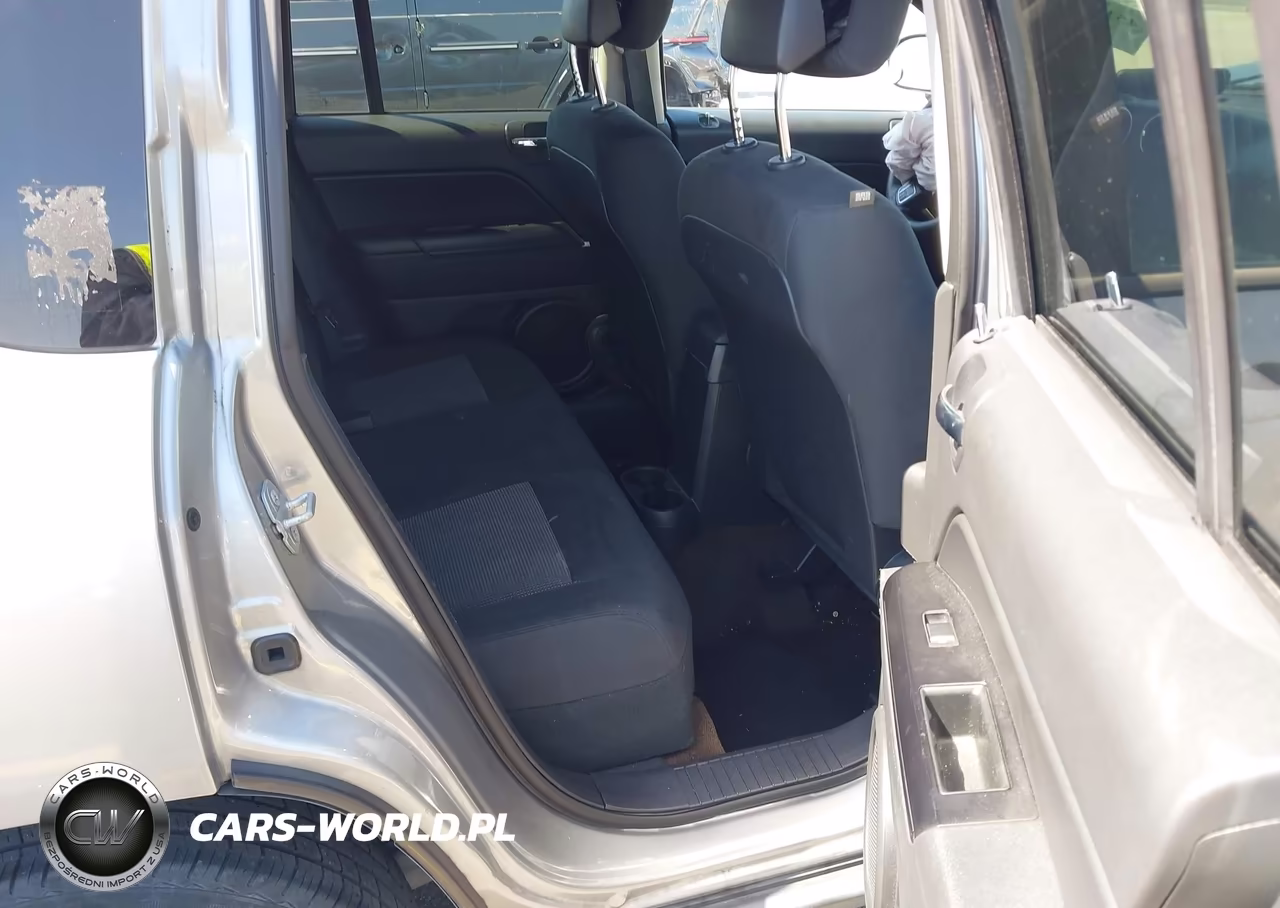 2015 Jeep Compass Sport VIN:1C4NJCBA1FD250245 - 8