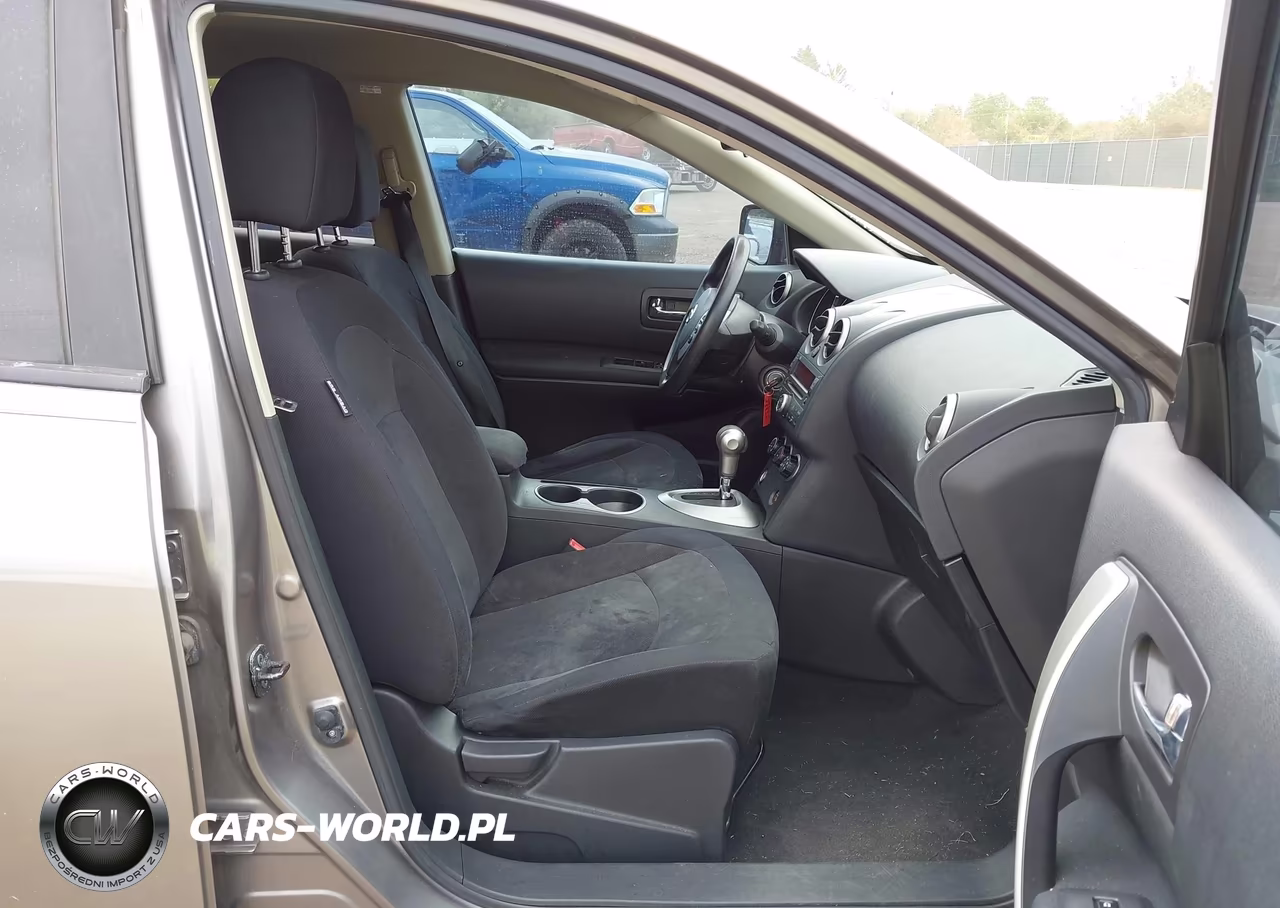 2010 Nissan Rogue S Krom Edition VIN:JN8AS5MV7AW119796 - 5