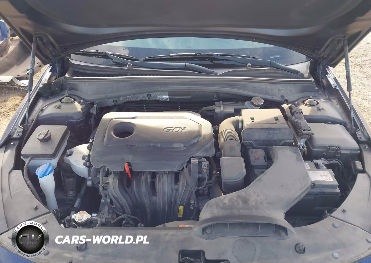 2018 Kia Optima S VIN:5XXGT4L32JG192055 - 10