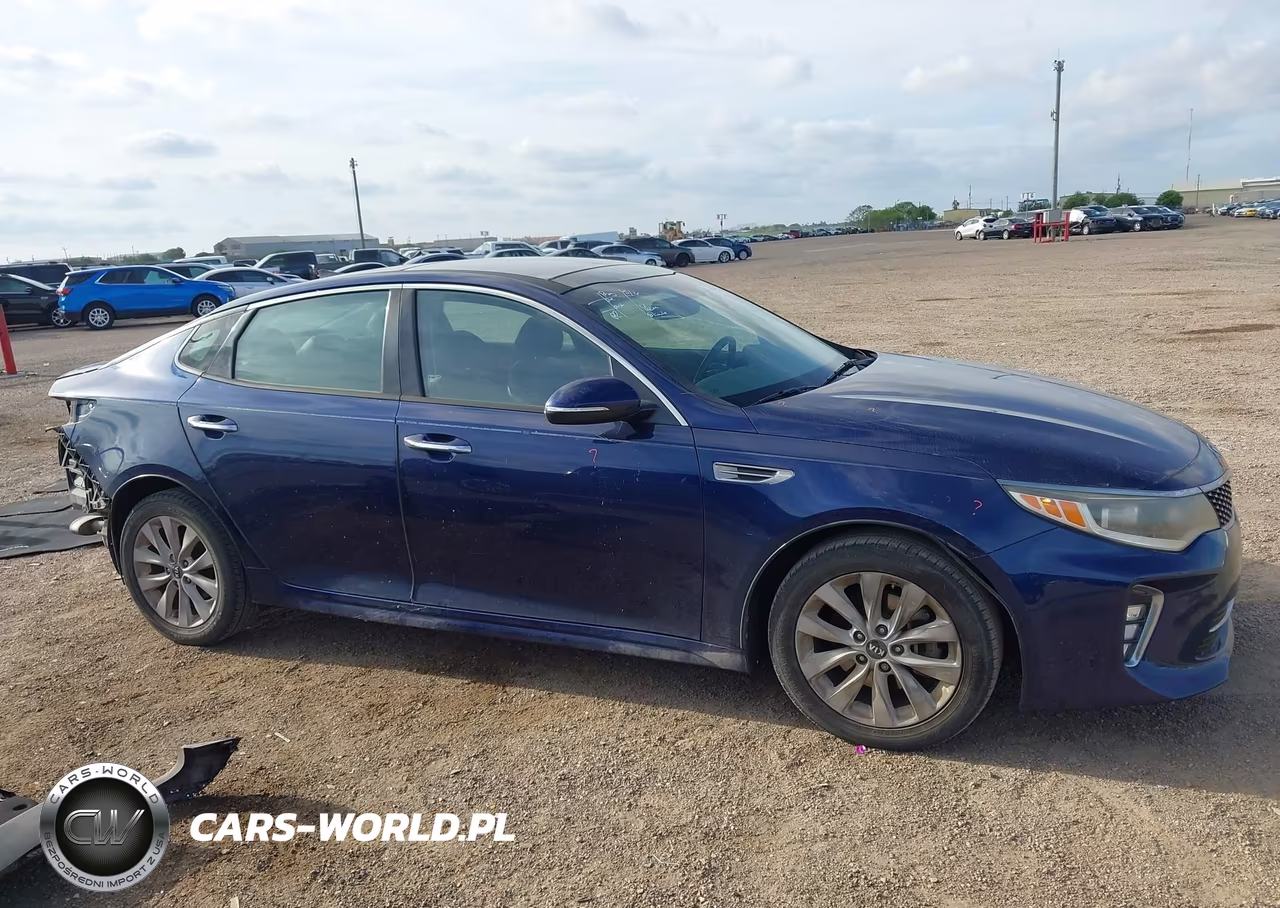 2018 Kia Optima S VIN:5XXGT4L32JG192055 - 14