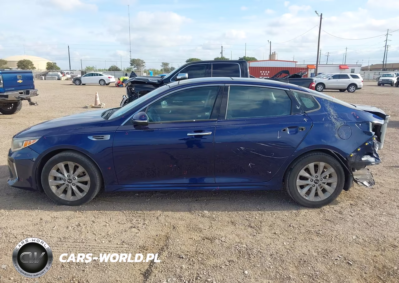 2018 Kia Optima S VIN:5XXGT4L32JG192055 - 15