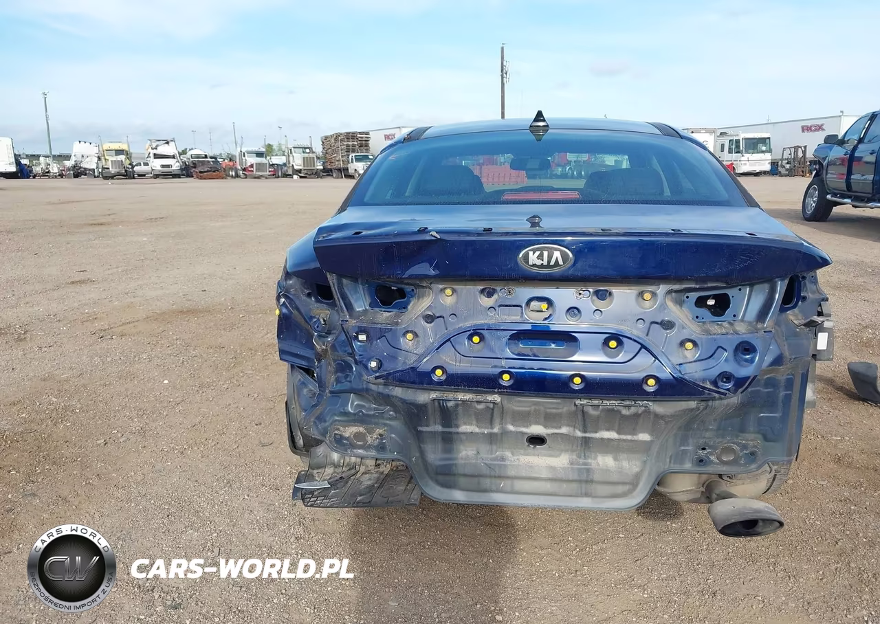2018 Kia Optima S VIN:5XXGT4L32JG192055 - 6