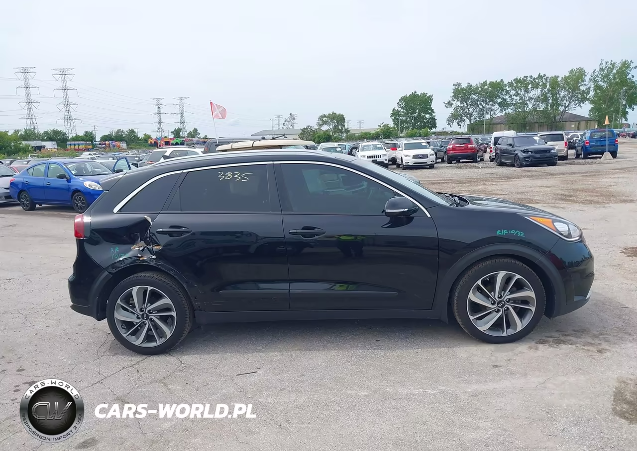 2017 Kia Niro Touring VIN:KNDCE3LC4H5088524 - 13