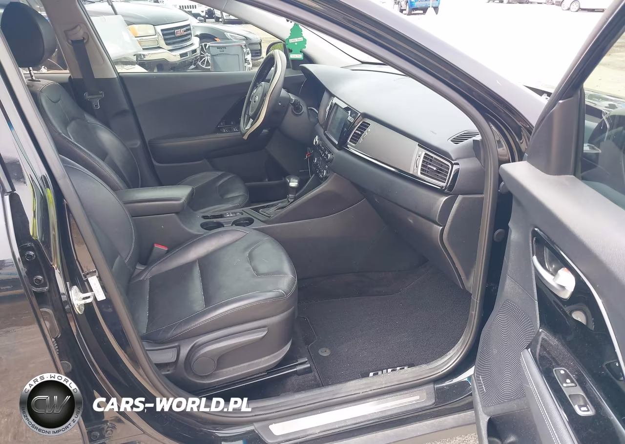 2017 Kia Niro Touring VIN:KNDCE3LC4H5088524 - 5